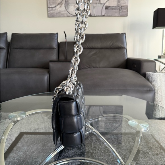 Authentic Bottega Veneta Chain Cassette Bag - Picture 2 of 10